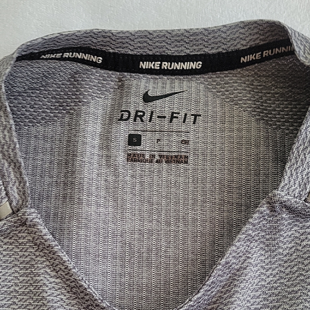 Nike Men's Gray Long Sleeve Shirt - Picture 3 of 6